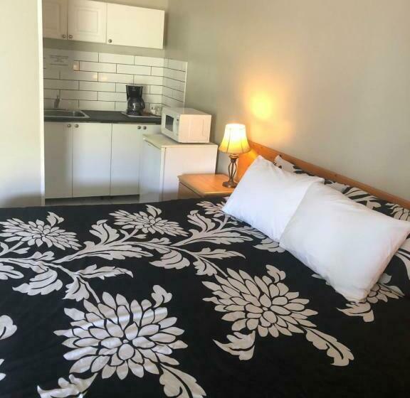 带大床的标准间, Sage Hills Motel