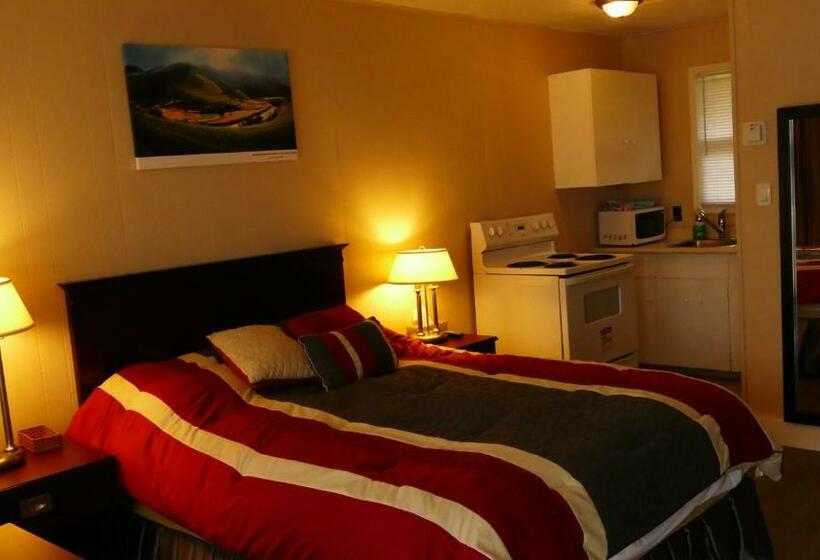 スタンダードスタジオ, The White Horse Motel