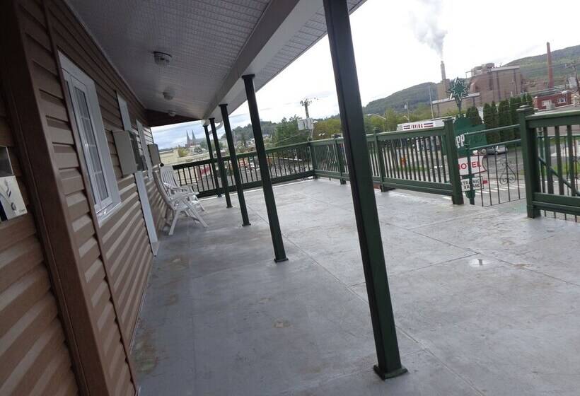 패밀리 룸, Happy Motel