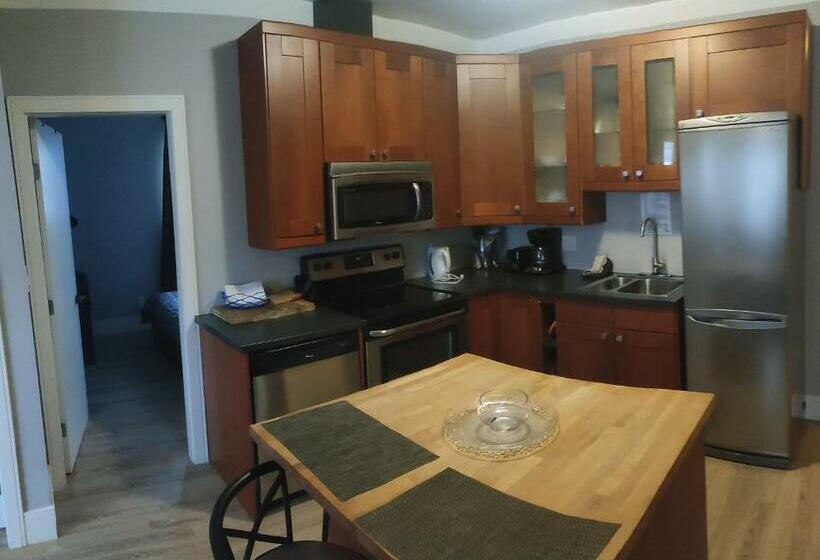 דירת שני חדרים, Black Rooster Guesthouse