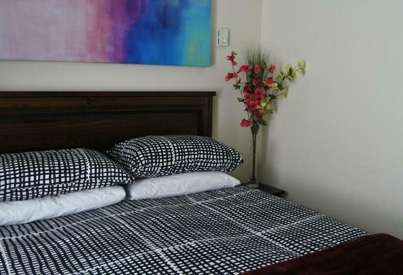 اتاق استاندارد, Black Rooster Guesthouse