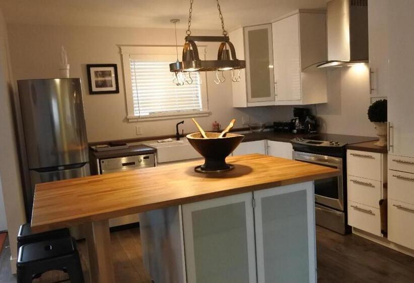 דירת חדר סופריור, Black Rooster Guesthouse