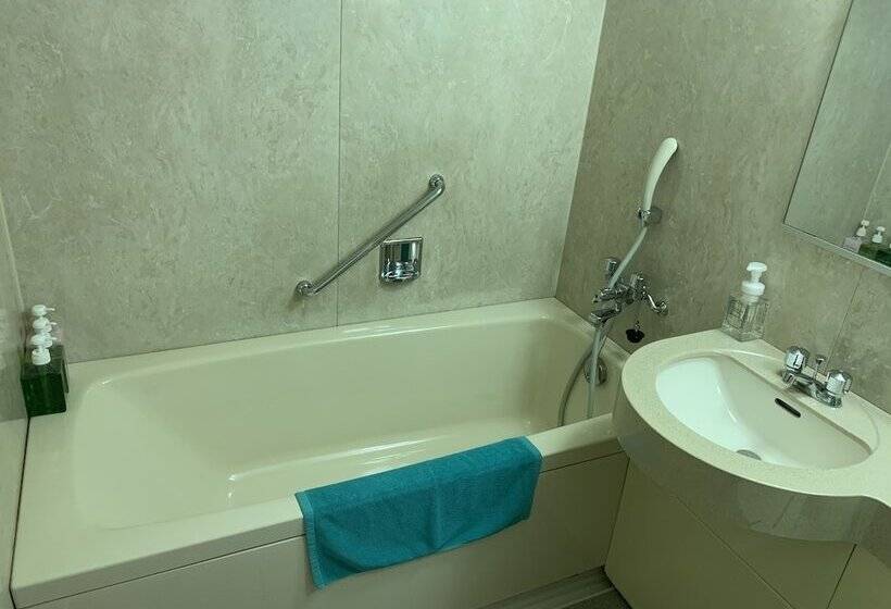 标准间, Suzuka Storia