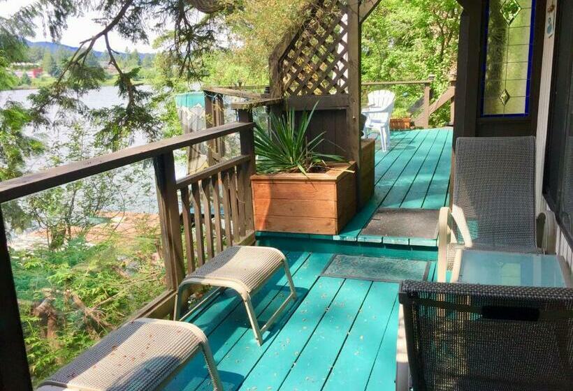 מיטת קינג בסוויטה, Long Lake Waterfront Bed And Breakfast