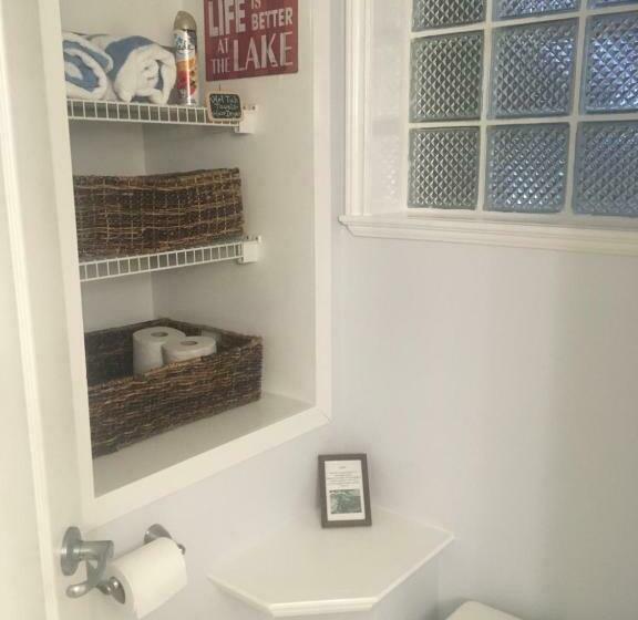 מיטת קינג בסוויטה, Long Lake Waterfront Bed And Breakfast