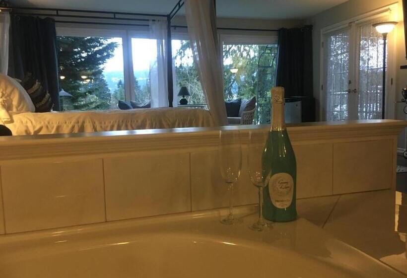 חדר דלוקס עם מיטת קינג, Long Lake Waterfront Bed And Breakfast