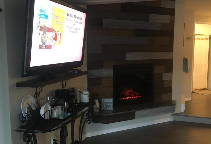 חדר דלוקס עם מיטת קינג, Long Lake Waterfront Bed And Breakfast