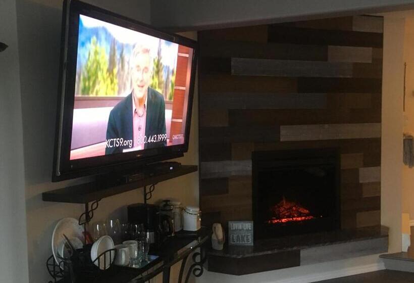 חדר דלוקס עם מיטת קינג, Long Lake Waterfront Bed And Breakfast