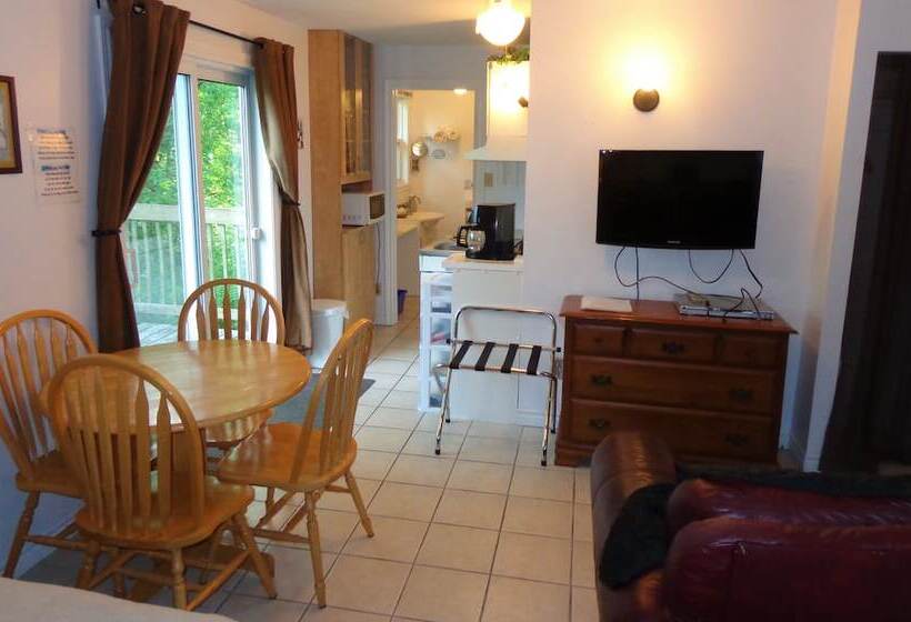 디럭스 스튜디오, Motel Des Deux Lacs