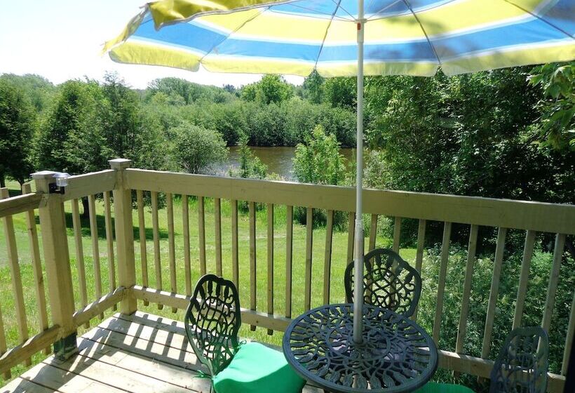 디럭스 스튜디오, Motel Des Deux Lacs