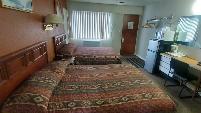 스탠다드 룸 더블 침대 2개, Lazy Bear Lodge