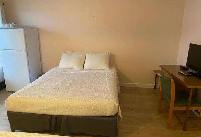 חדר קומפורט לשלושה, Paradise Motel