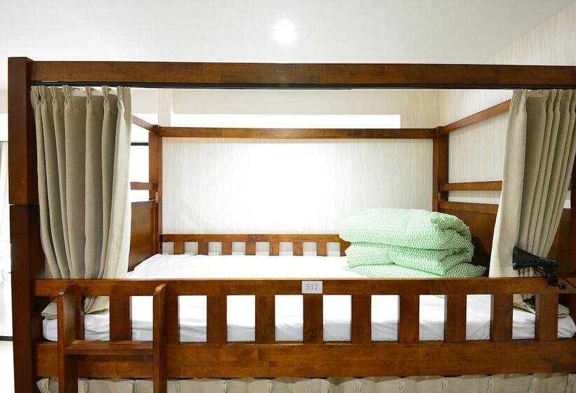 سرير فى غرفة مشتركه, Sakura  Hostel