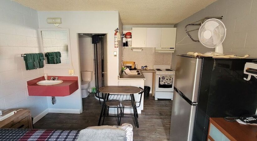 غرفه قياسيه سريرين مزدوجين, Southview Motel