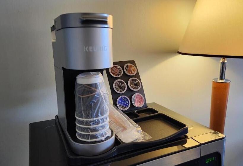 스위트, The Cedars Inn Hotel & Convention Centre