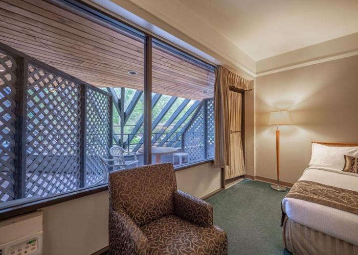 Pokój Standard Łóżko Queen Size, The Cedars Inn Hotel & Convention Centre