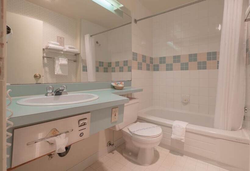 Pokój Standard 2 Łóżka Małżeńskie, The Cedars Inn Hotel & Convention Centre