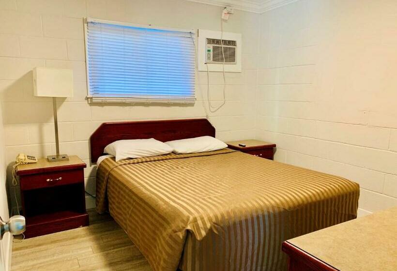סוויטת 3 חדרי שינה, Traveler's Motel Penticton