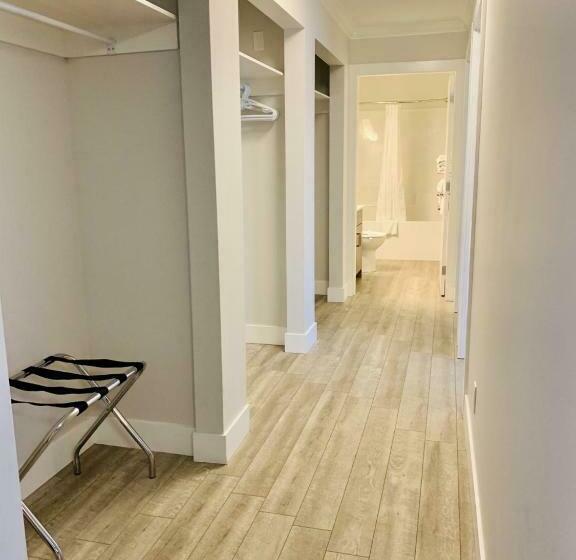 סוויטת 2 חדרי שינה, Traveler's Motel Penticton