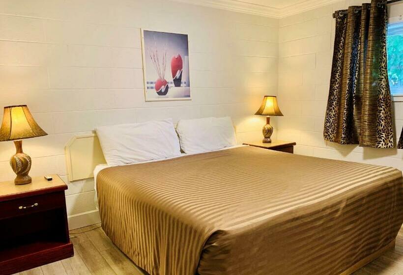 ３ベッドルームスイート, Traveler's Motel Penticton