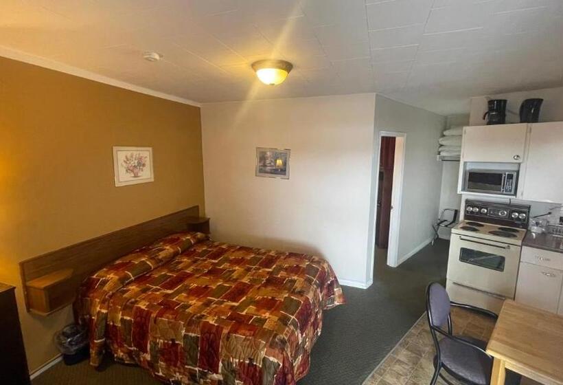 Suite, Travellers Motel