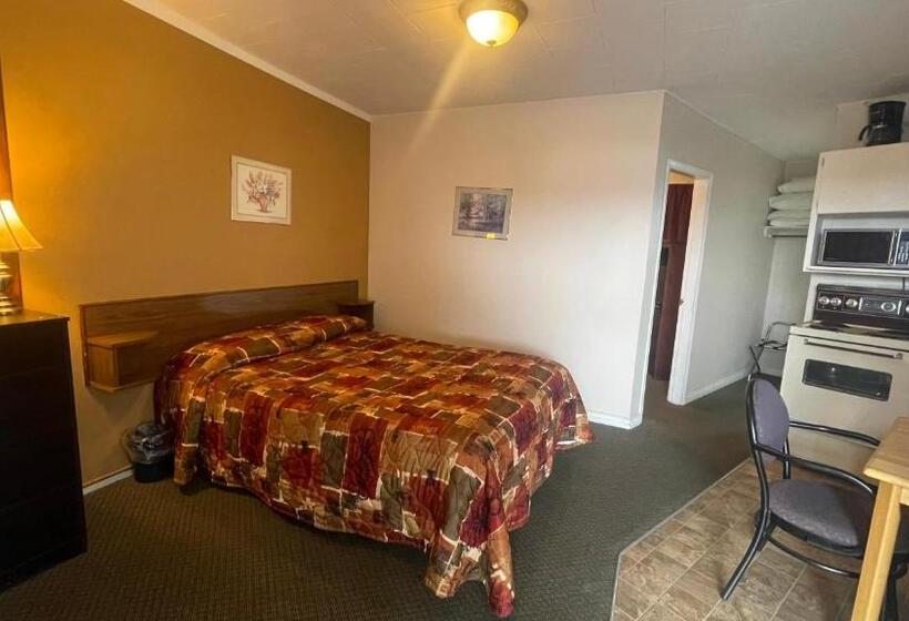 Suite, Travellers Motel