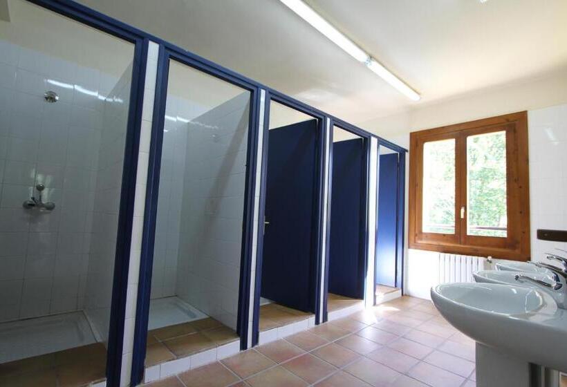 스탠다드 4인용 룸 공용 욕실, Alberg Roques Blanques