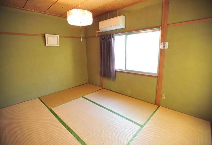 浴室共有スタンダード4人用ルーム, Nagasaki Kagamiya