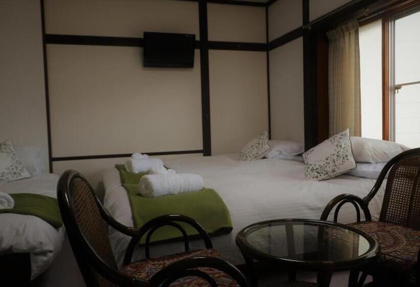 标准四人间共用浴室, White Silver Hakuba