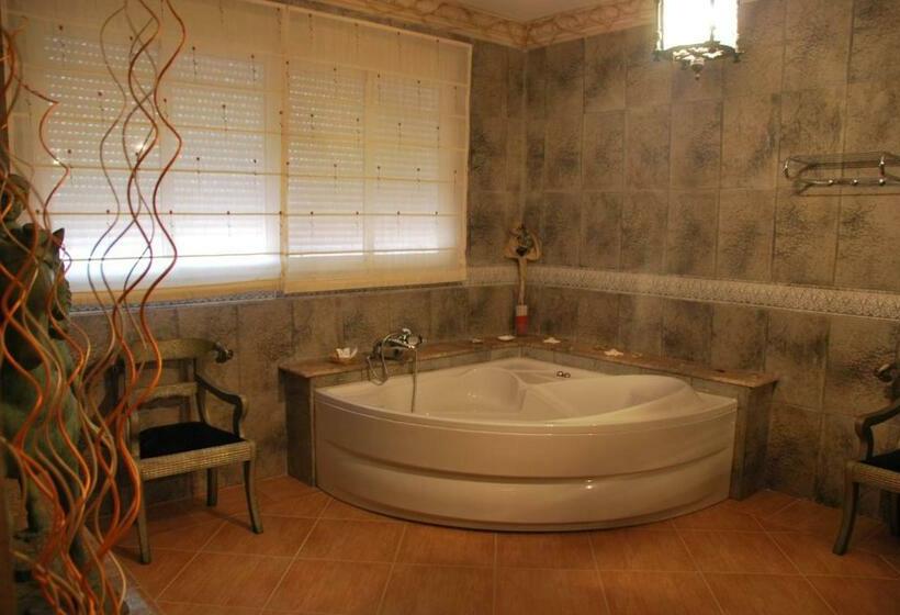 جناح, Alojamiento Rural Los Delfines