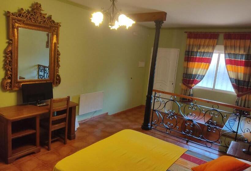 غرفة ديلوكس مزوَّدة بجاكوزي, Alojamiento Rural Los Delfines