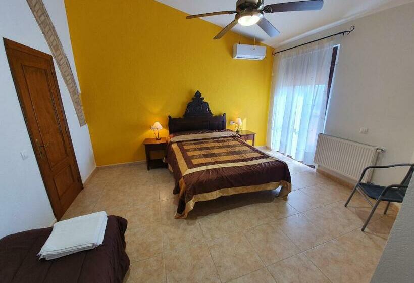 Quarto Triplo Estandar, Can Bastons