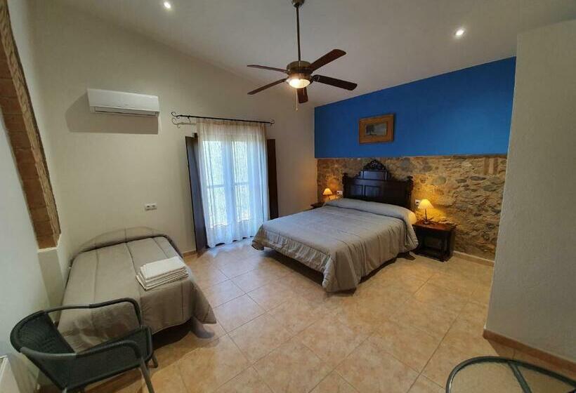 Quarto Triplo Estandar, Can Bastons