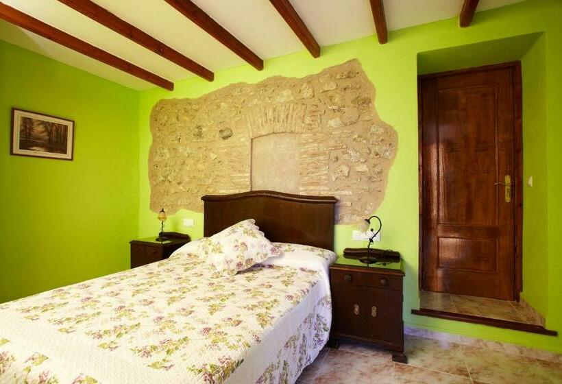 Quarto Estandar, Can Bastons