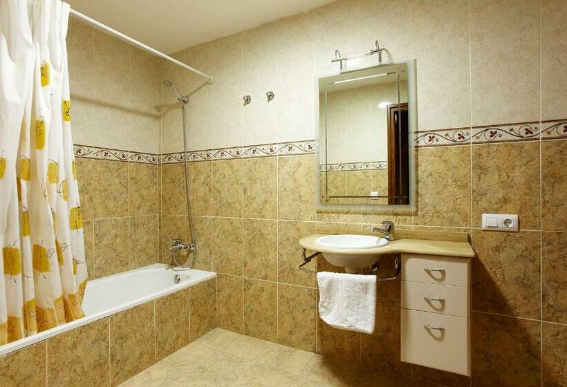 Quarto Estandar, Can Bastons