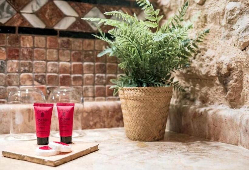 Полулюкс, Casa Babel