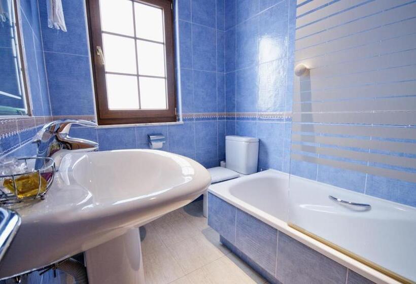 غرفة قياسية ثلاثية, Rural Casa Paulino