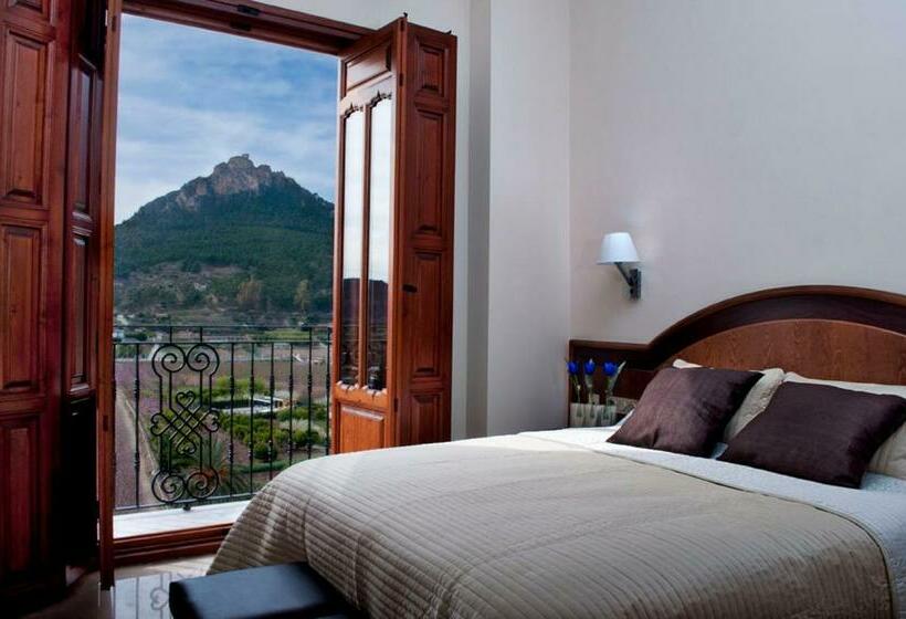 جناح جونيور, San Sebastián Hospedería