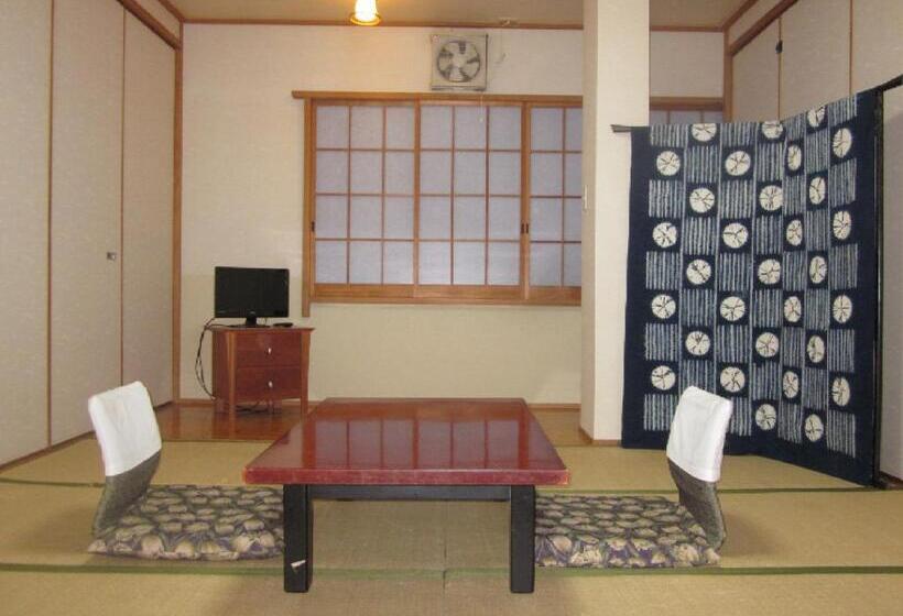 חדר סטנדרט לארבעה, Hozanso Beppu
