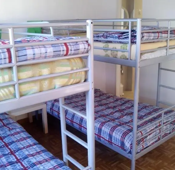 スタンダード４人部屋, Casa Do Marabillas Hostel