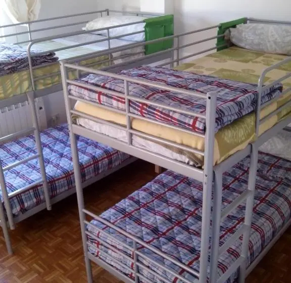 スタンダード４人部屋, Casa Do Marabillas Hostel