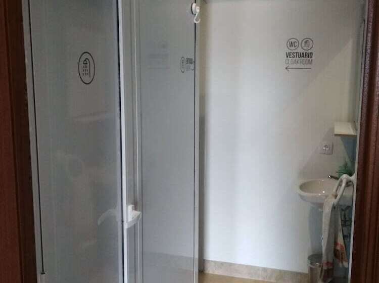 Номер Стандарт Четырехместный Совместный Санузел, Casa Do Marabillas Hostel