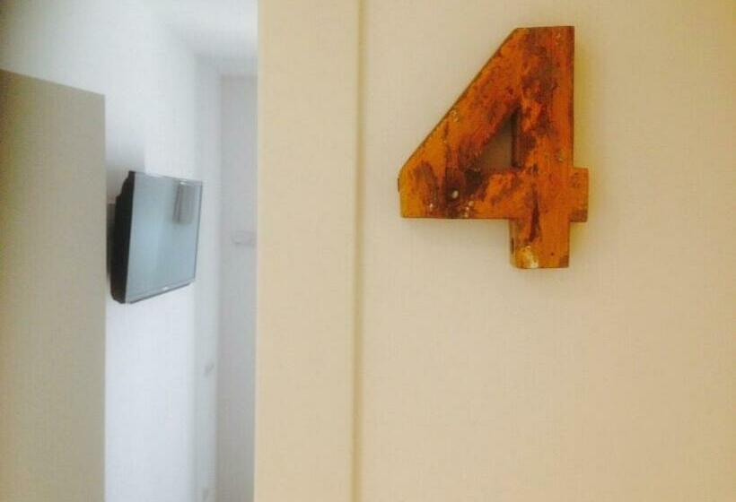 Quarto Estandar com Terraço, Hostal Bon Sol