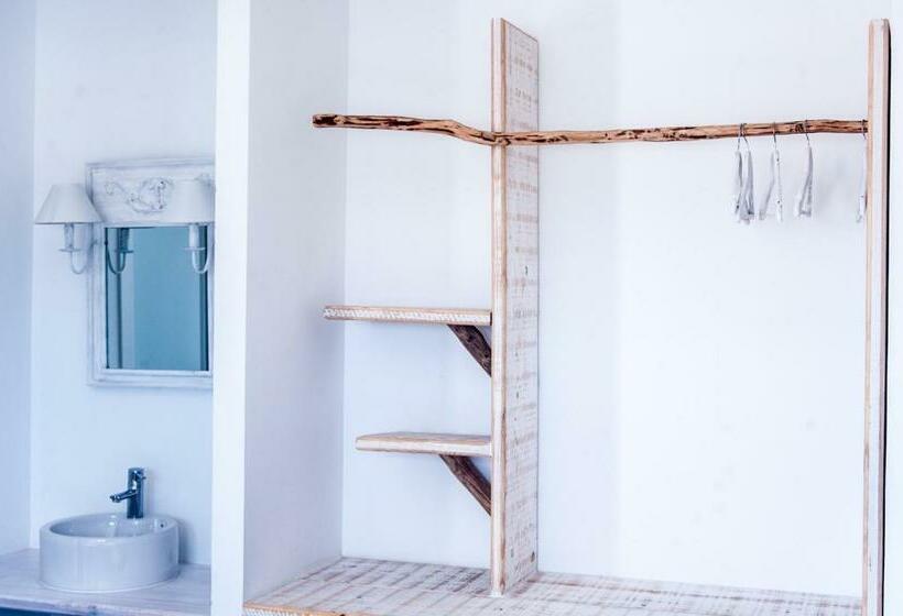 Quarto Estandar com Terraço, Hostal Bon Sol