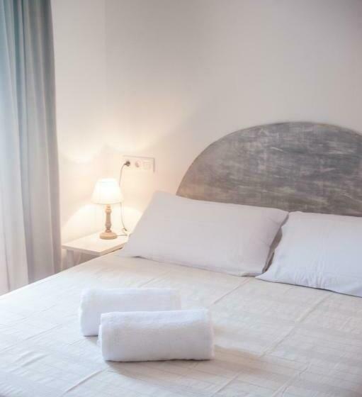 Quarto Estandar com Terraço, Hostal Bon Sol