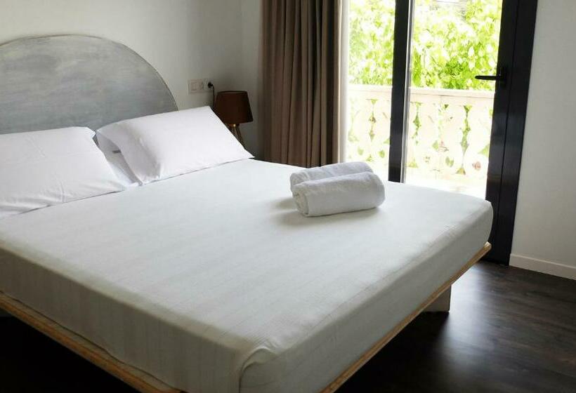 バルコニー付スタンダード4ベッドルーム, Hostal Bon Sol