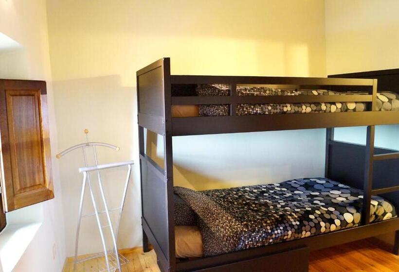 اتاق خانوادگی با چشمانداز دریا, B&b La Vista Brava