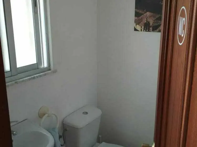 バス共有のスタンダードルーム, Casa Do Marabillas Hostel