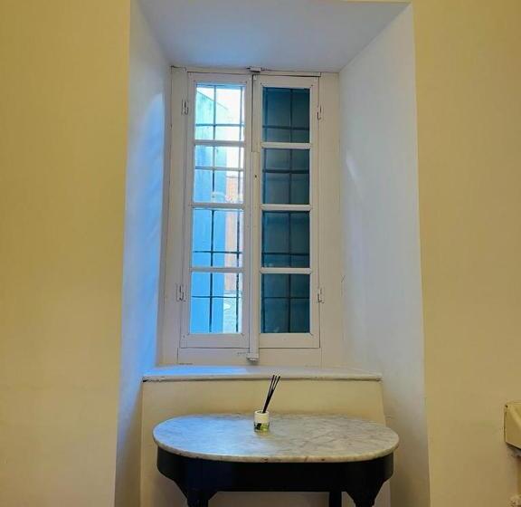 اتاق استاندارد سه تخته با سرویس بهداشتی مشترک, Hostel Baqueira Refugi Rosta Pyrenmuseu