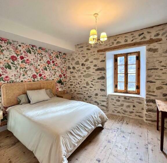 اتاق استاندارد با سرویس بهداشتی مشترک, Hostel Baqueira Refugi Rosta Pyrenmuseu